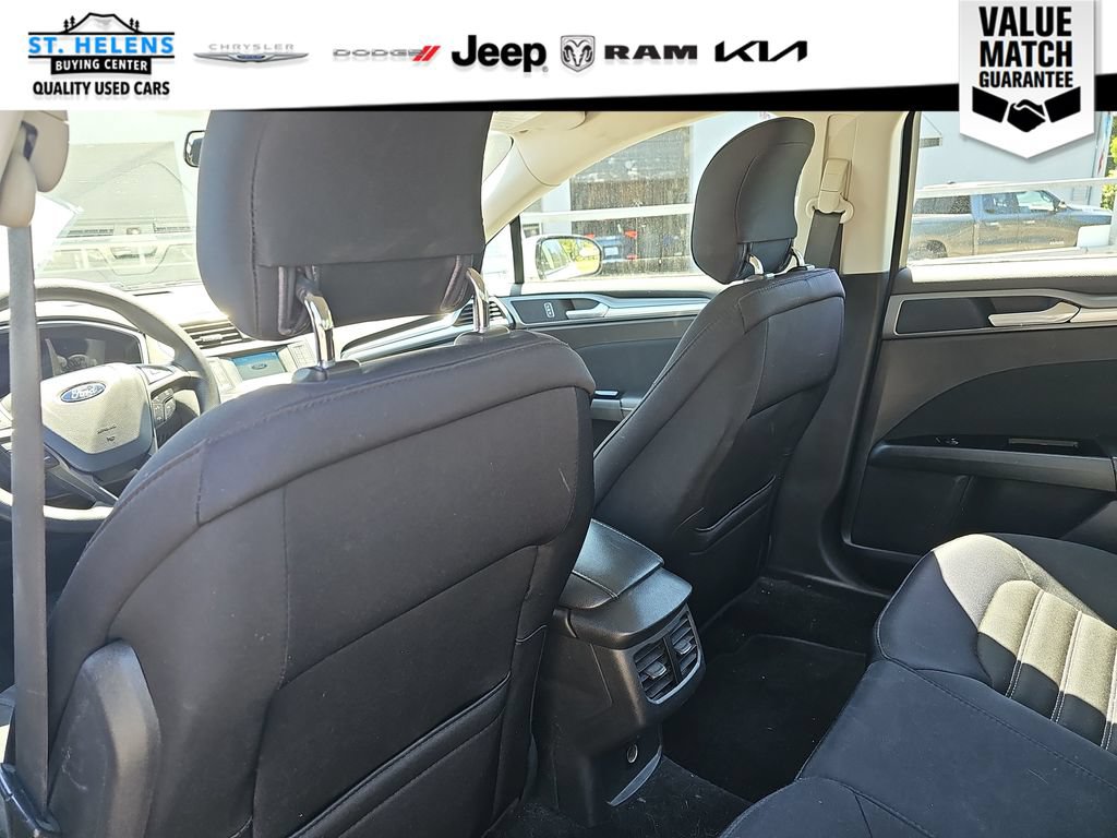 Used 2014 Ford Fusion SE FWD image 18