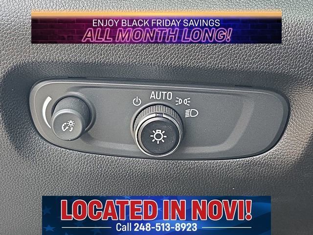 Used 2023 Chevrolet Traverse LT image 17