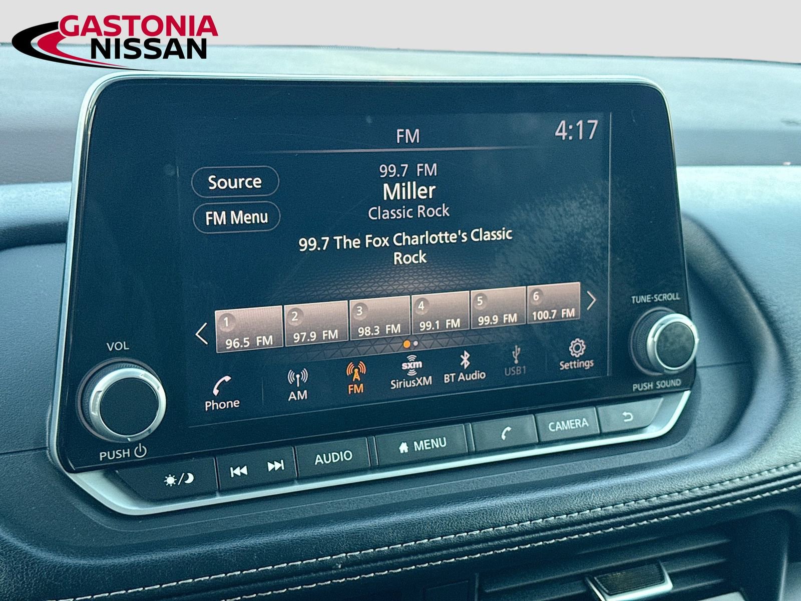 Used 2023 Nissan Rogue SV image 18