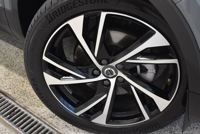 Used 2021 Volvo XC40 T5 R-Design w/ Advanced Package AWD/4WD image 30
