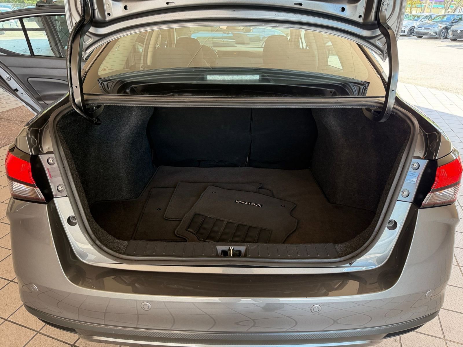 Used 2025 Nissan Versa SV image 25