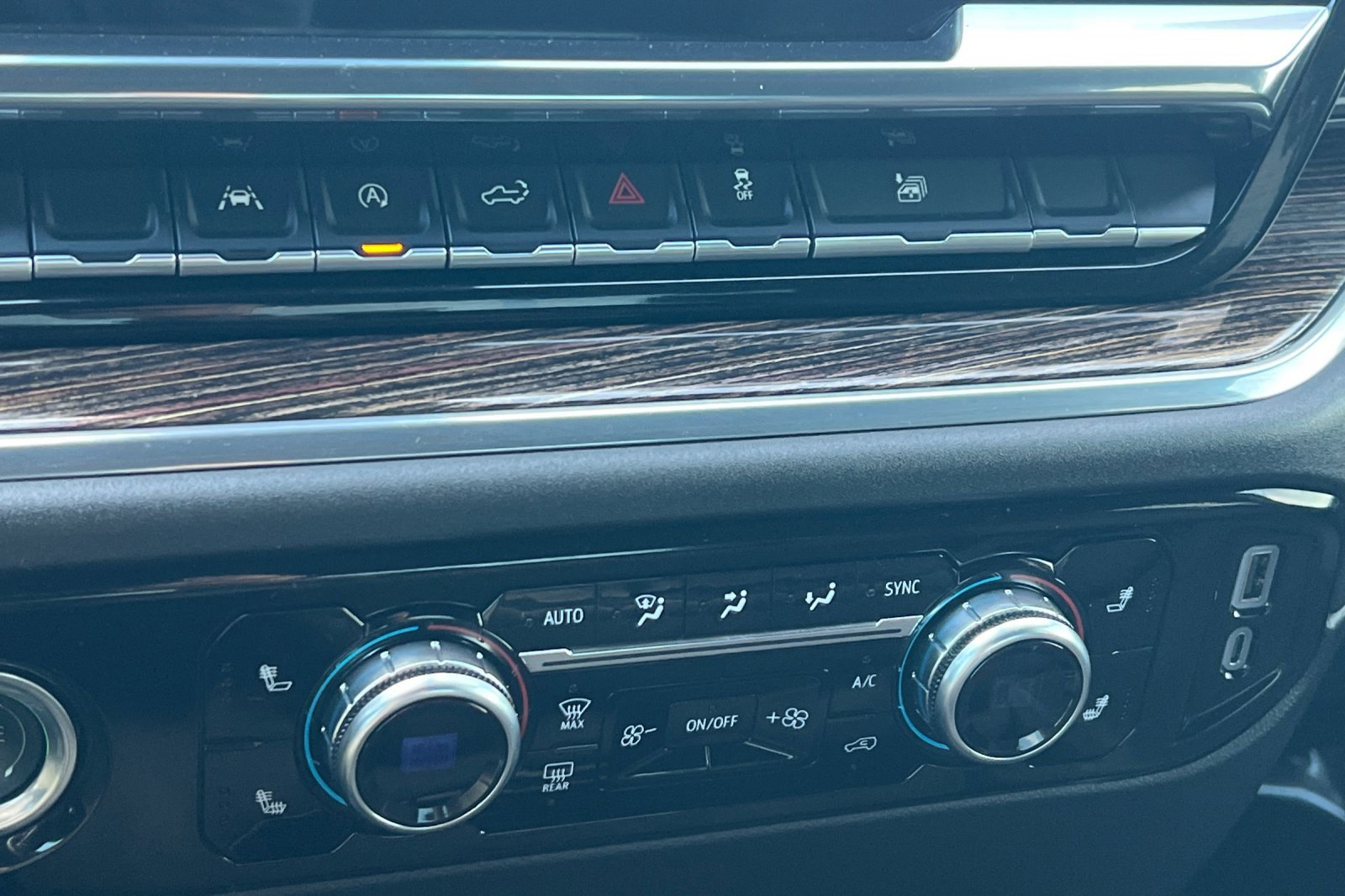 Used 2024 GMC Sierra 1500 Elevation w/ LPO, Elevation Black Package image 18