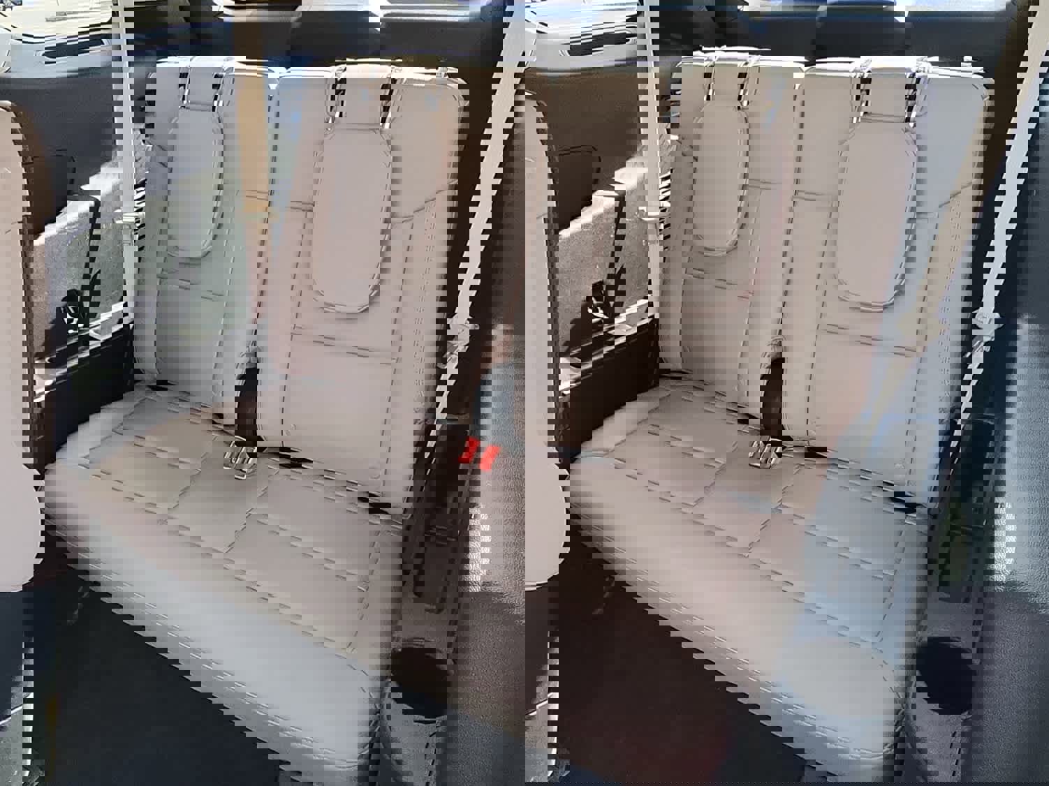 Used 2023 Ford Explorer Limited w/ Hybrid Equipment Group 310A image 7