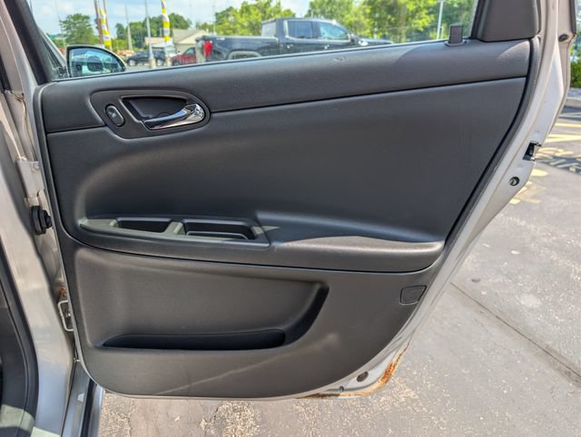 Used 2008 Chevrolet Impala LT w/ Luxury Edition Package FWD image 18