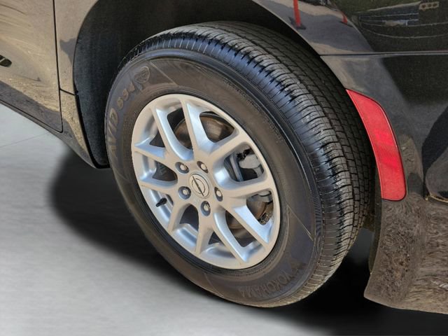 Used 2025 Chrysler Pacifica Select image 34