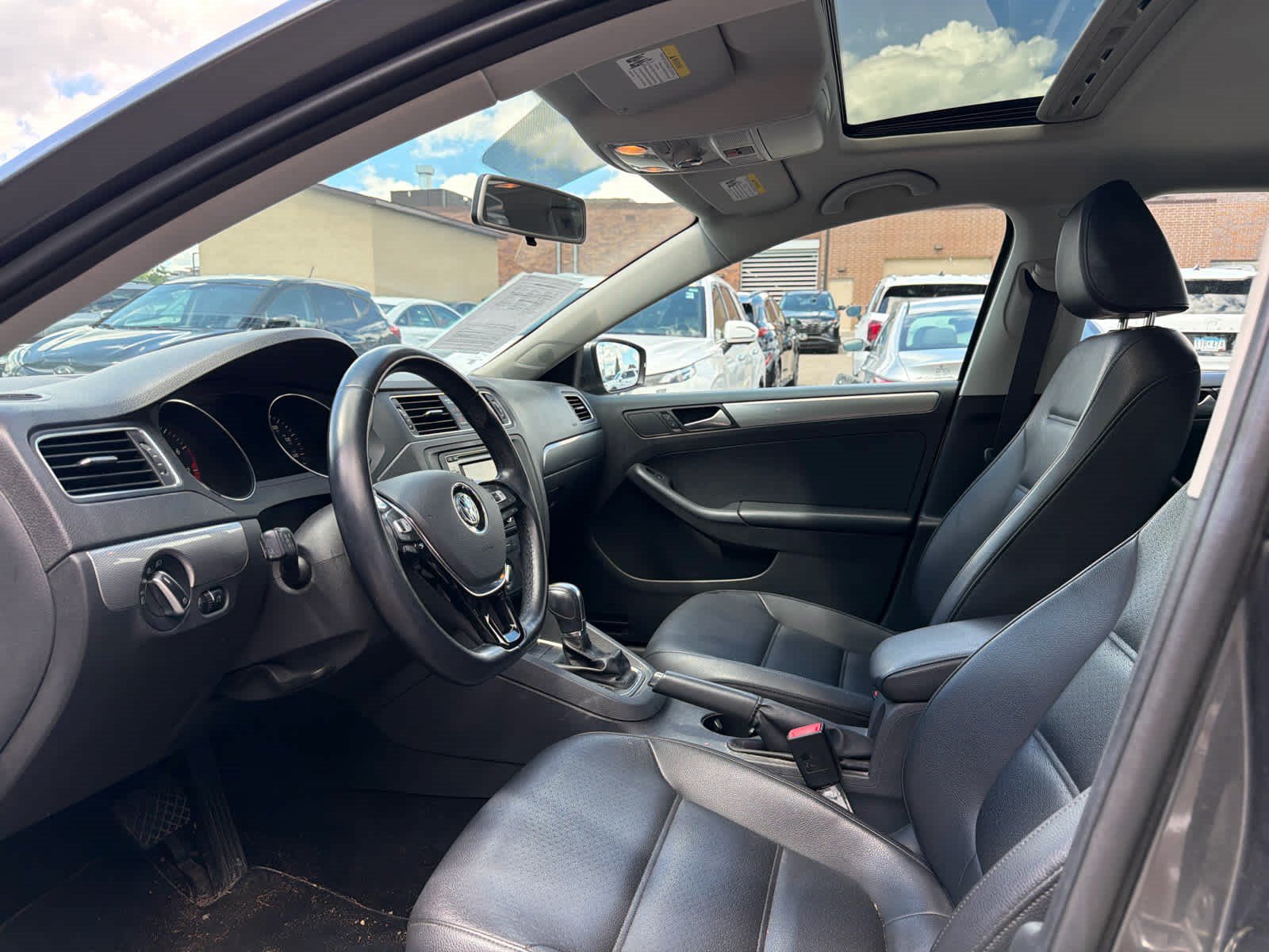 Used 2015 Volkswagen Jetta SE FWD image 5