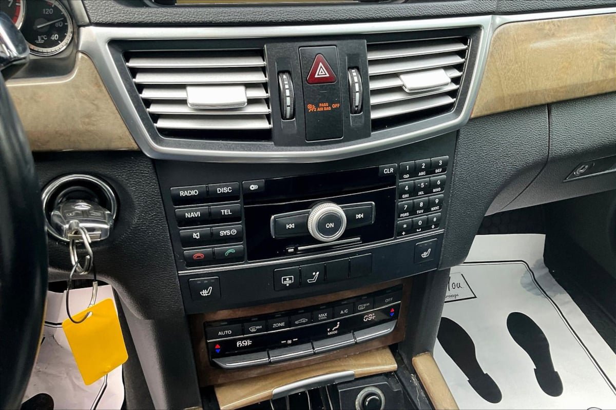 Used 2011 Mercedes-Benz E 350 4MATIC Sedan image 15