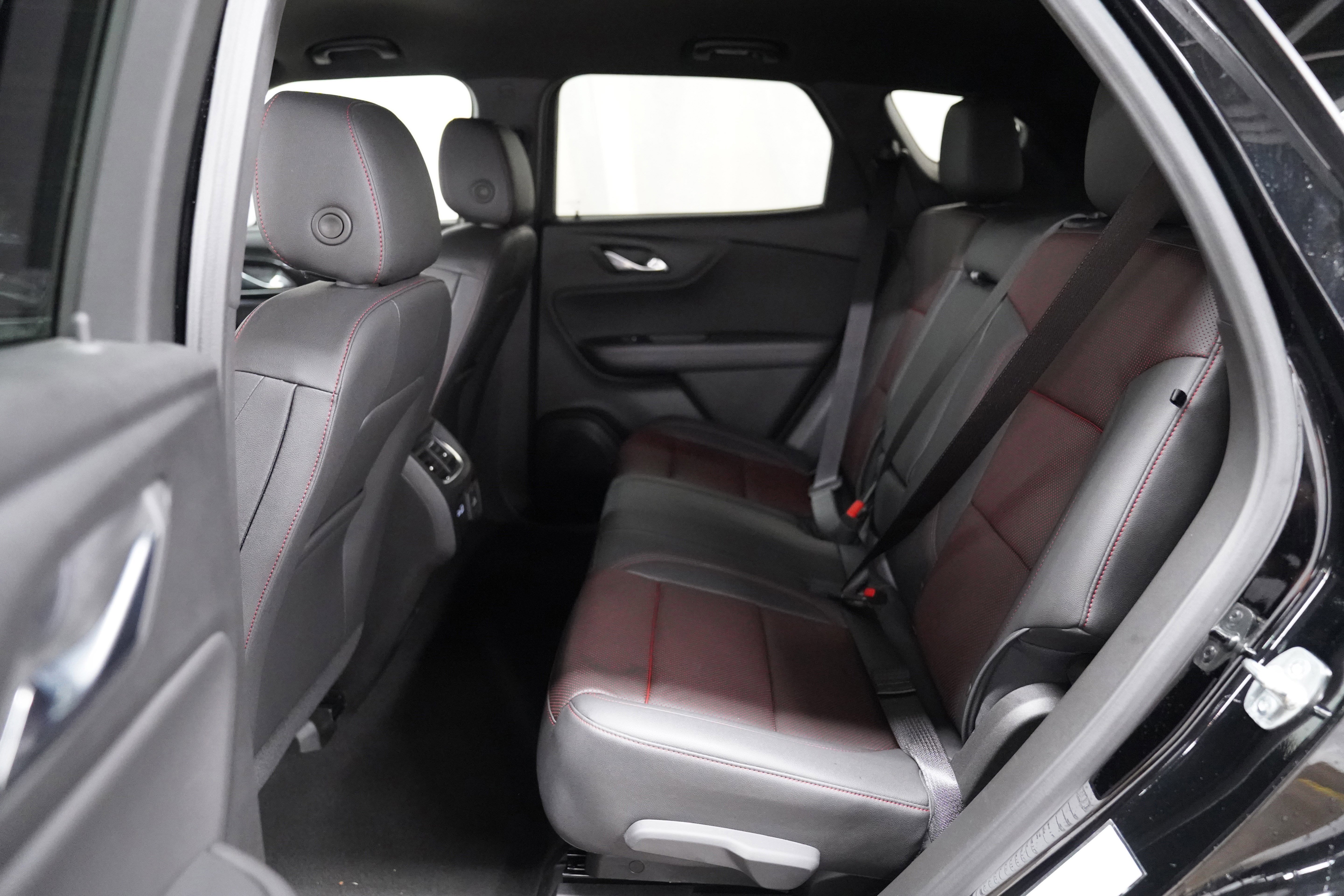 Used 2025 Chevrolet Blazer RS image 5