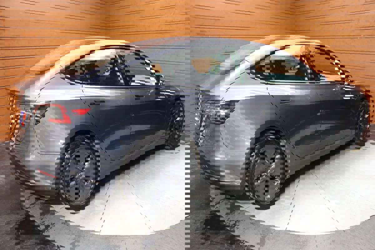 Used 2023 Tesla Model 3 Standard Range image 14