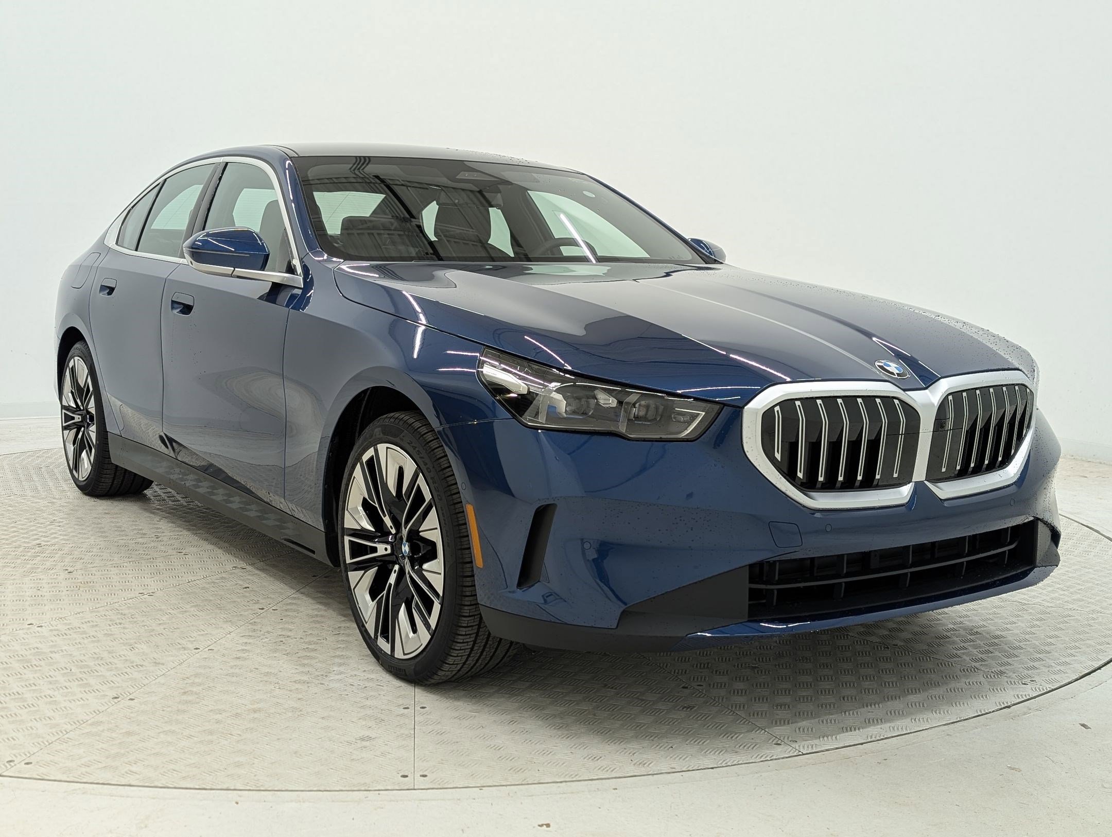 New 2026 BMW 530i xDrive w/ Premium Package image 7