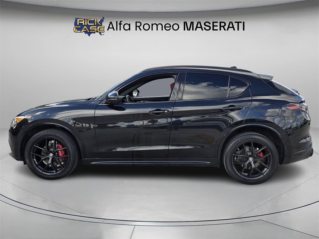 Used 2021 Alfa Romeo Stelvio Ti Sport image 3