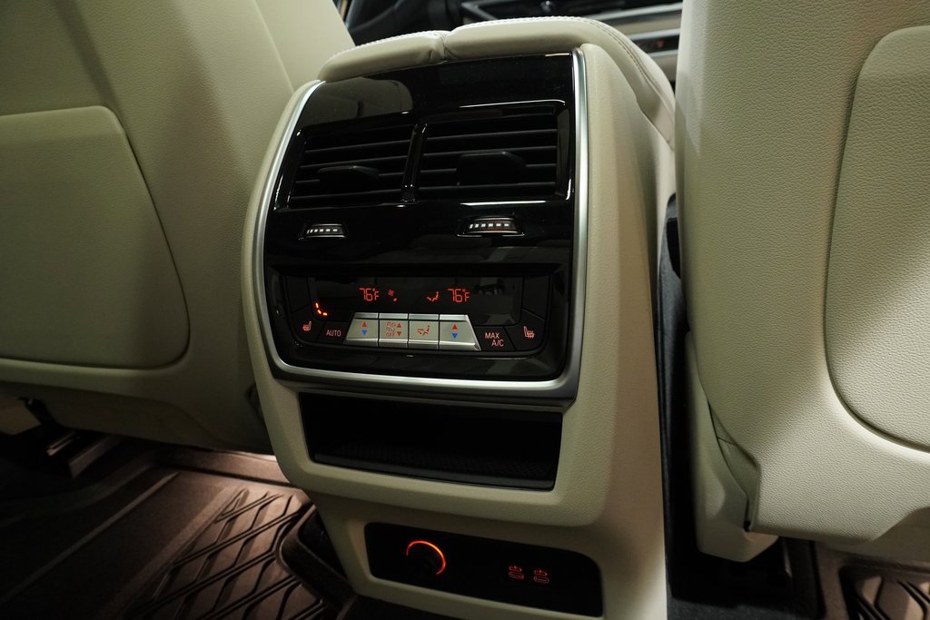Used 2025 BMW X7 M60i image 15