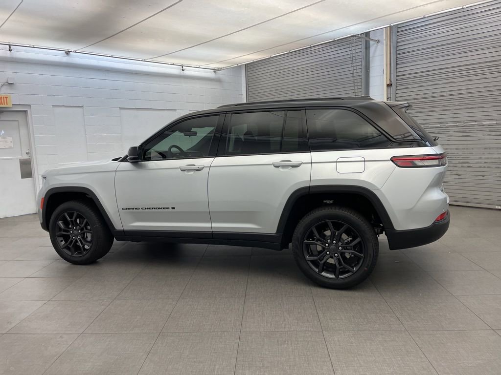 New 2025 Jeep Grand Cherokee Limited image 5