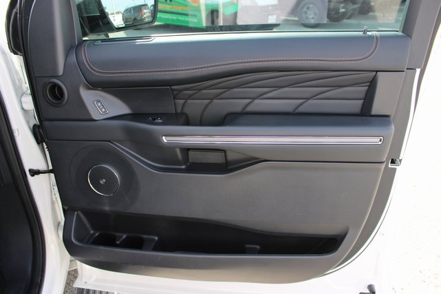 Used 2024 Ford Expedition Max Platinum image 5