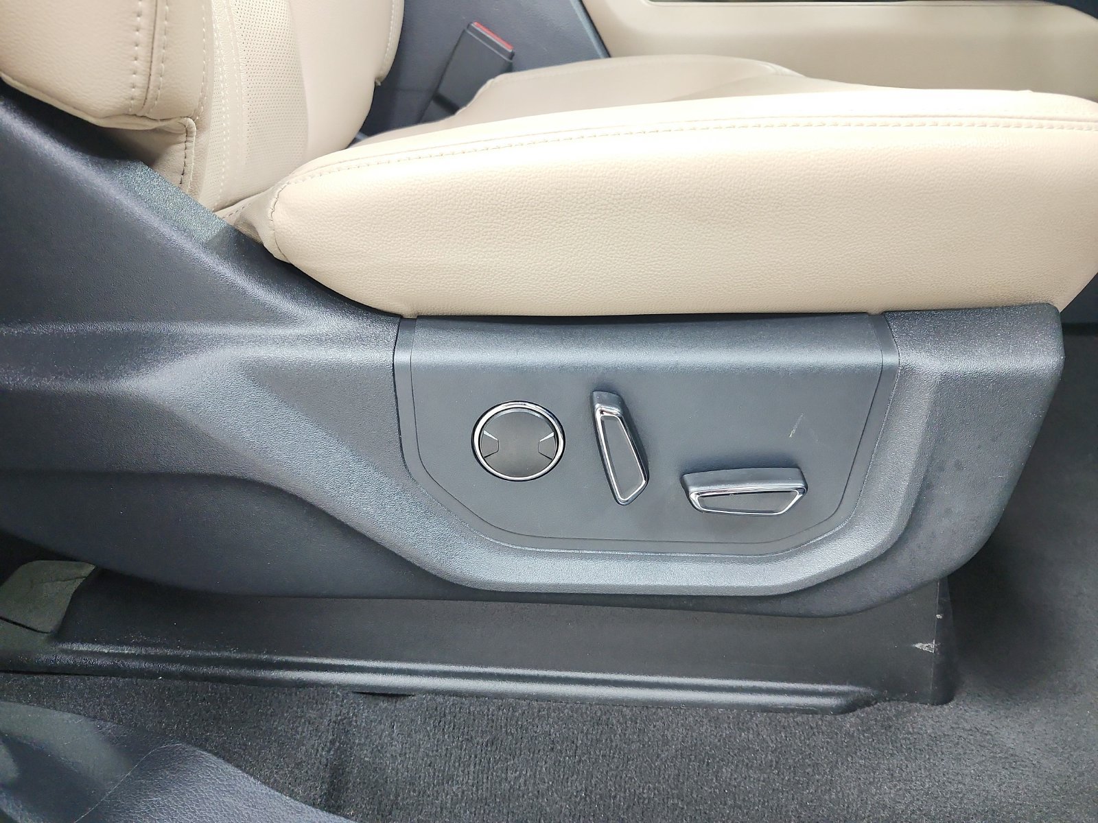 Used 2024 Ford Expedition Limited RWD image 43