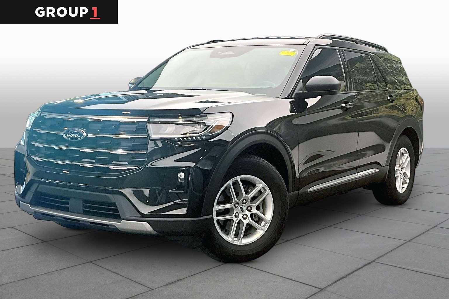 Used 2025 Ford Explorer Active w/ Active Comfort Package RWD image 1