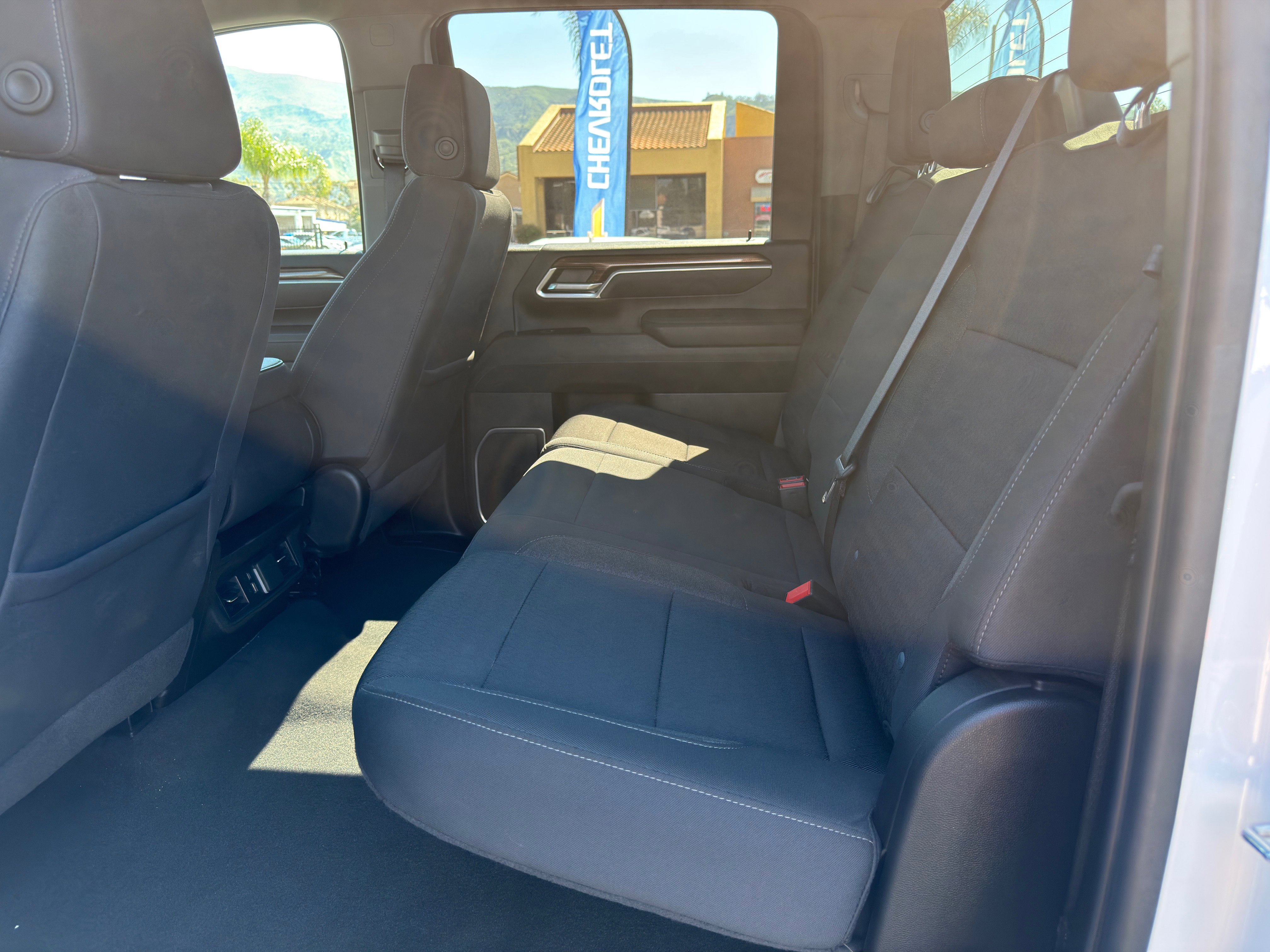 Used 2025 Chevrolet Silverado 2500 LT w/ Convenience Package image 21