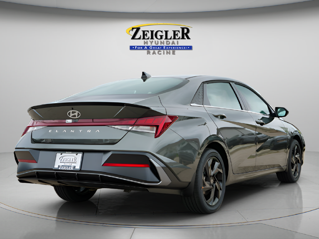 New 2026 Hyundai Elantra SEL Sport FWD image 7