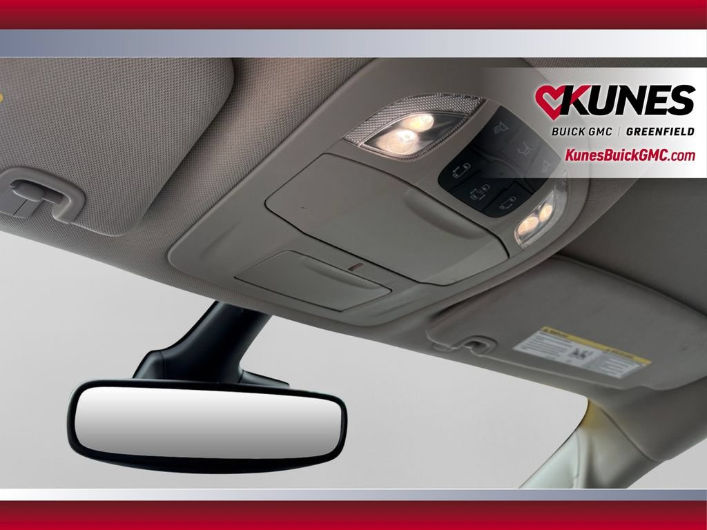 Used 2023 Chrysler Pacifica Touring-L FWD image 14