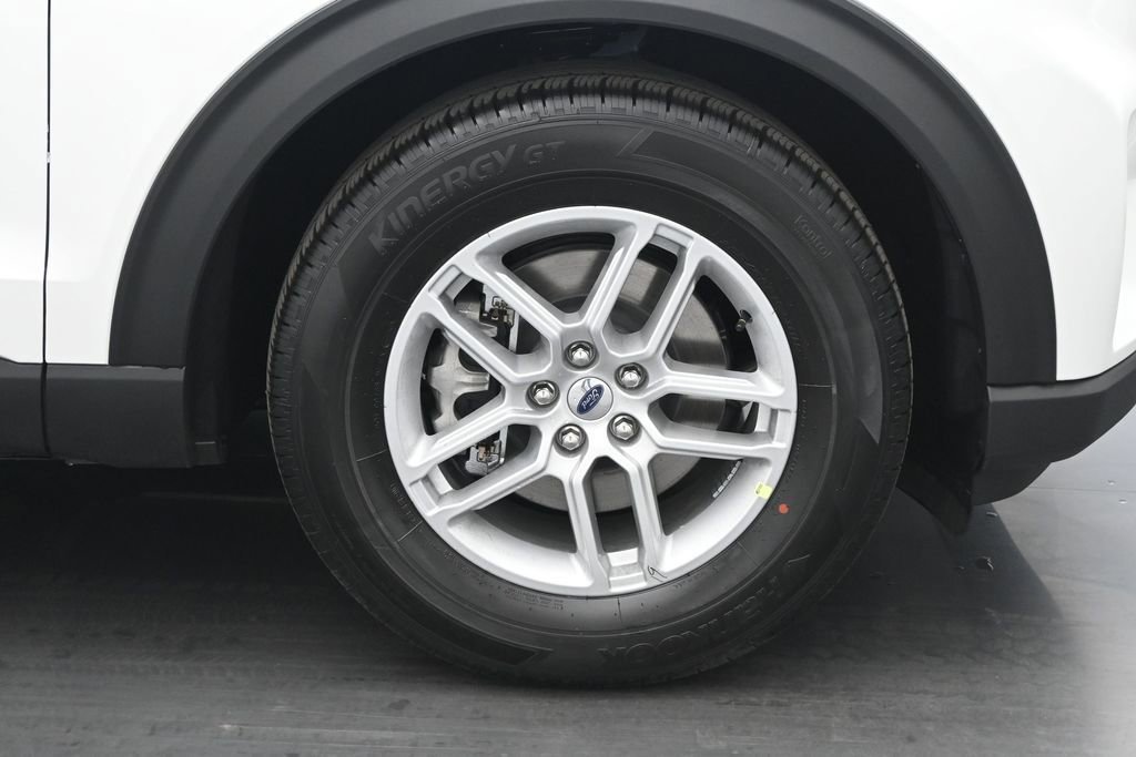 New 2026 Ford Explorer Active RWD image 23