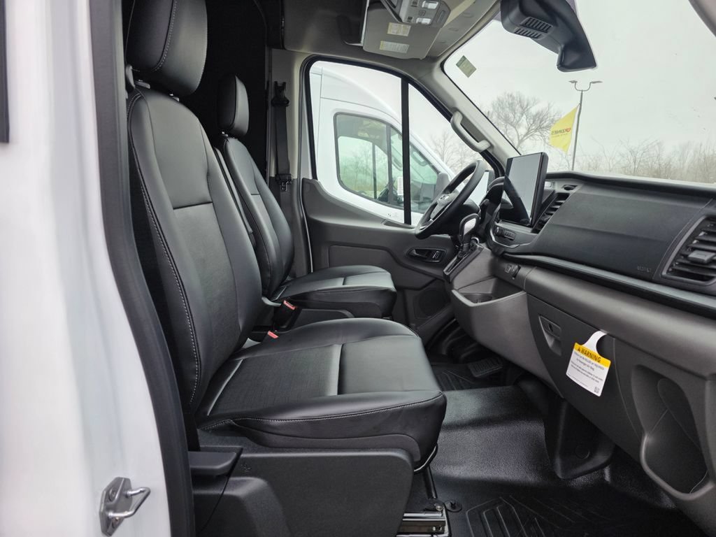 New 2026 Ford Transit 250 148 Medium Roof w/ Load Area Protection Package RWD image 29