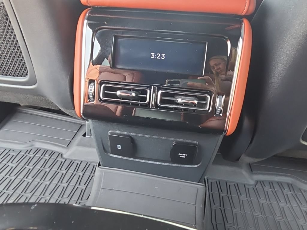 Used 2025 Lincoln Aviator Reserve AWD/4WD image 26