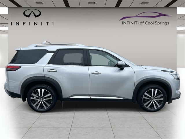 Used 2025 Nissan Pathfinder Platinum w/ Cargo Package image 8