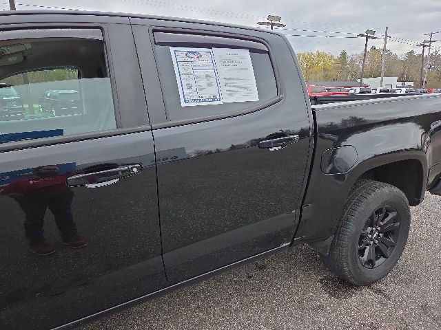 Used 2021 Chevrolet Colorado Z71 w/ Z71 Midnight Edition AWD/4WD image 18