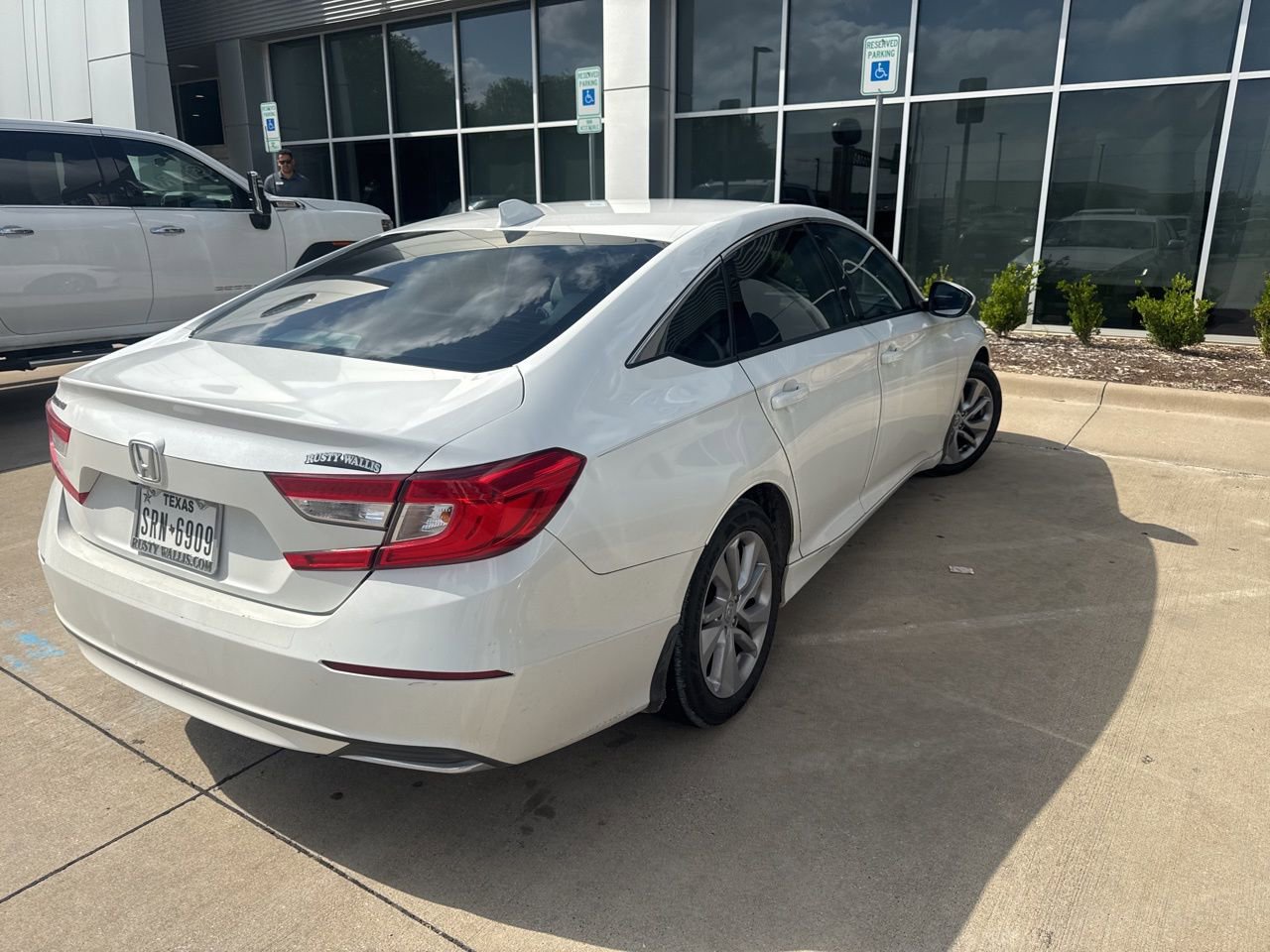 Used 2019 Honda Accord LX image 4