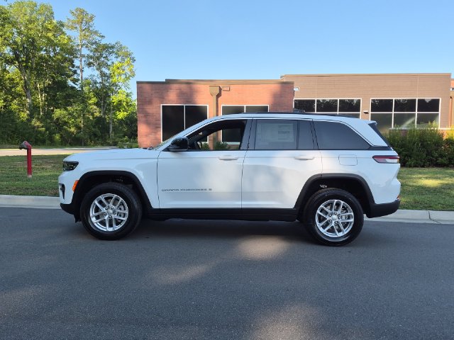 New 2026 Jeep Grand Cherokee Laredo X RWD image 10
