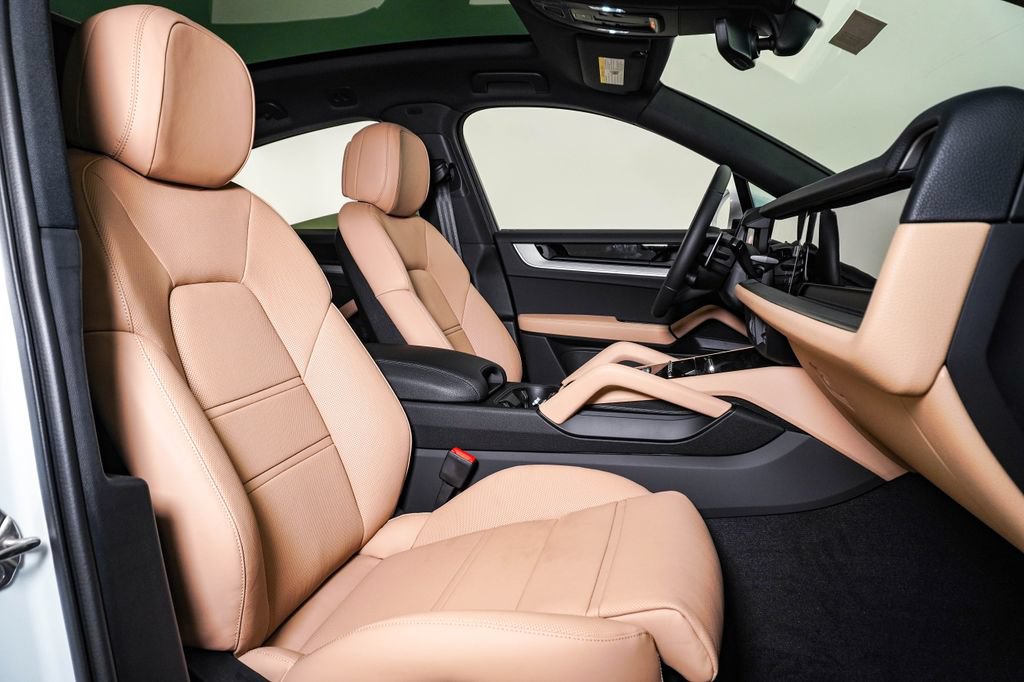New 2026 Porsche Cayenne Coupe AWD/4WD image 15