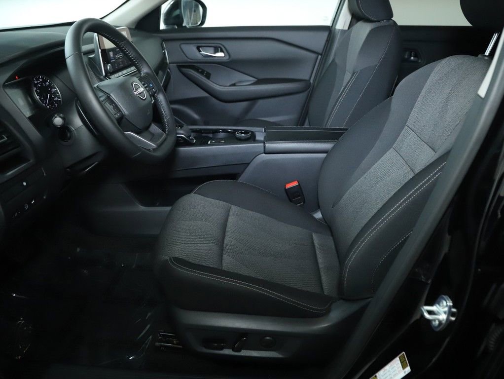 Certified 2026 Nissan Rogue SV image 18