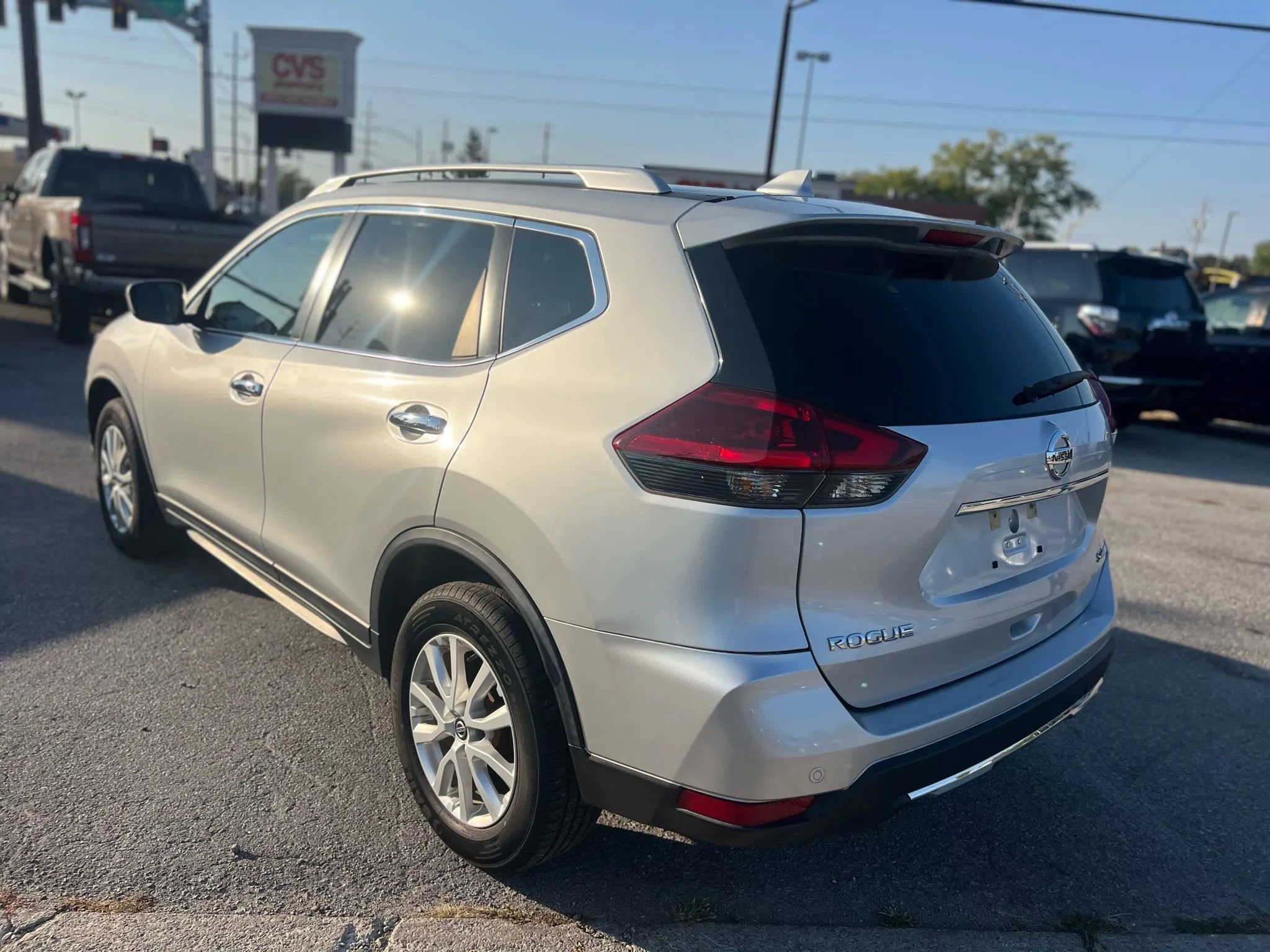 Used 2020 Nissan Rogue SV image 4