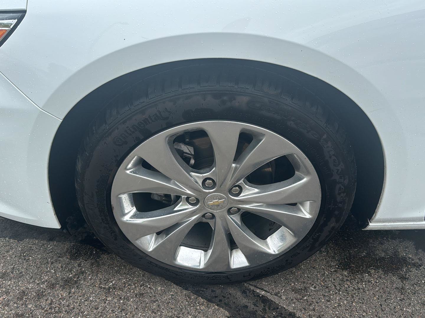 Used 2019 Chevrolet Malibu Premier FWD image 9