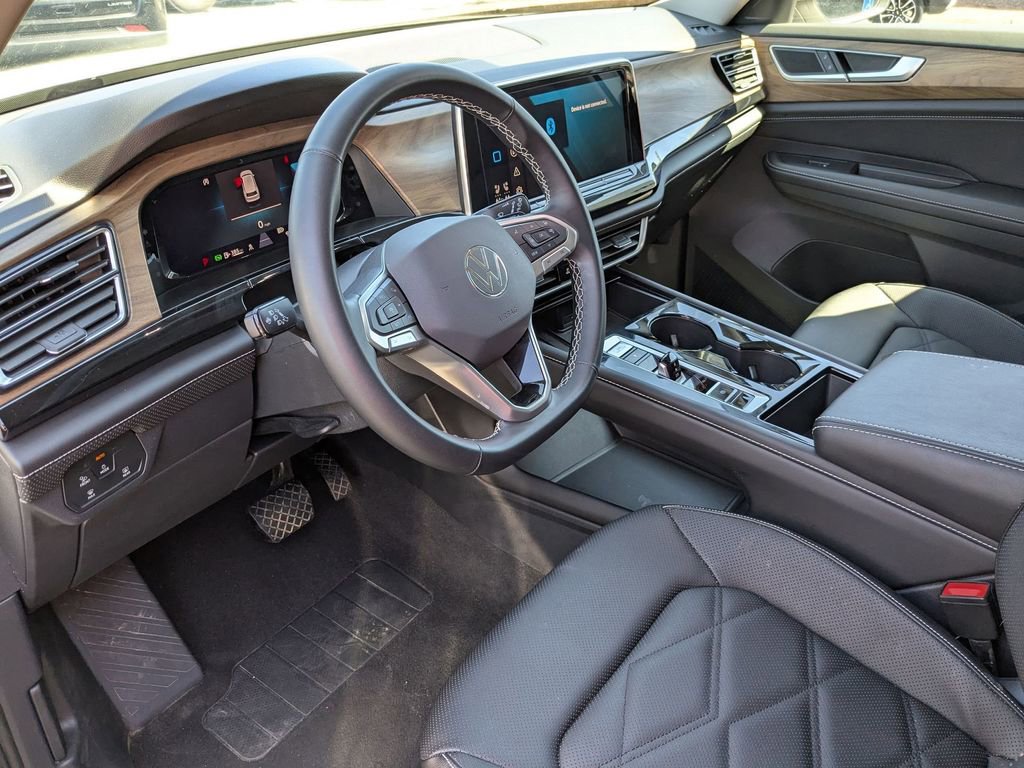 Used 2025 Volkswagen Atlas SE image 15