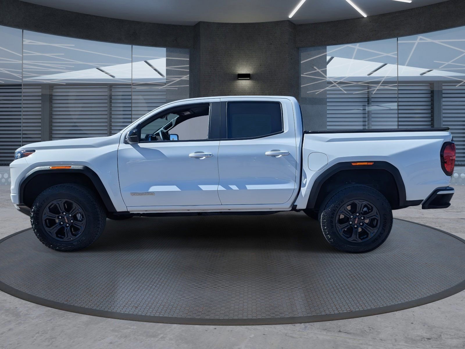 Used 2025 GMC Canyon Elevation image 3