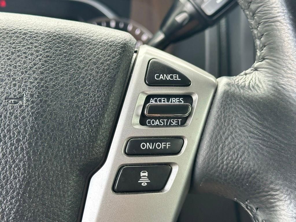 Used 2024 Nissan Titan SV w/ SV Convenience Package image 17