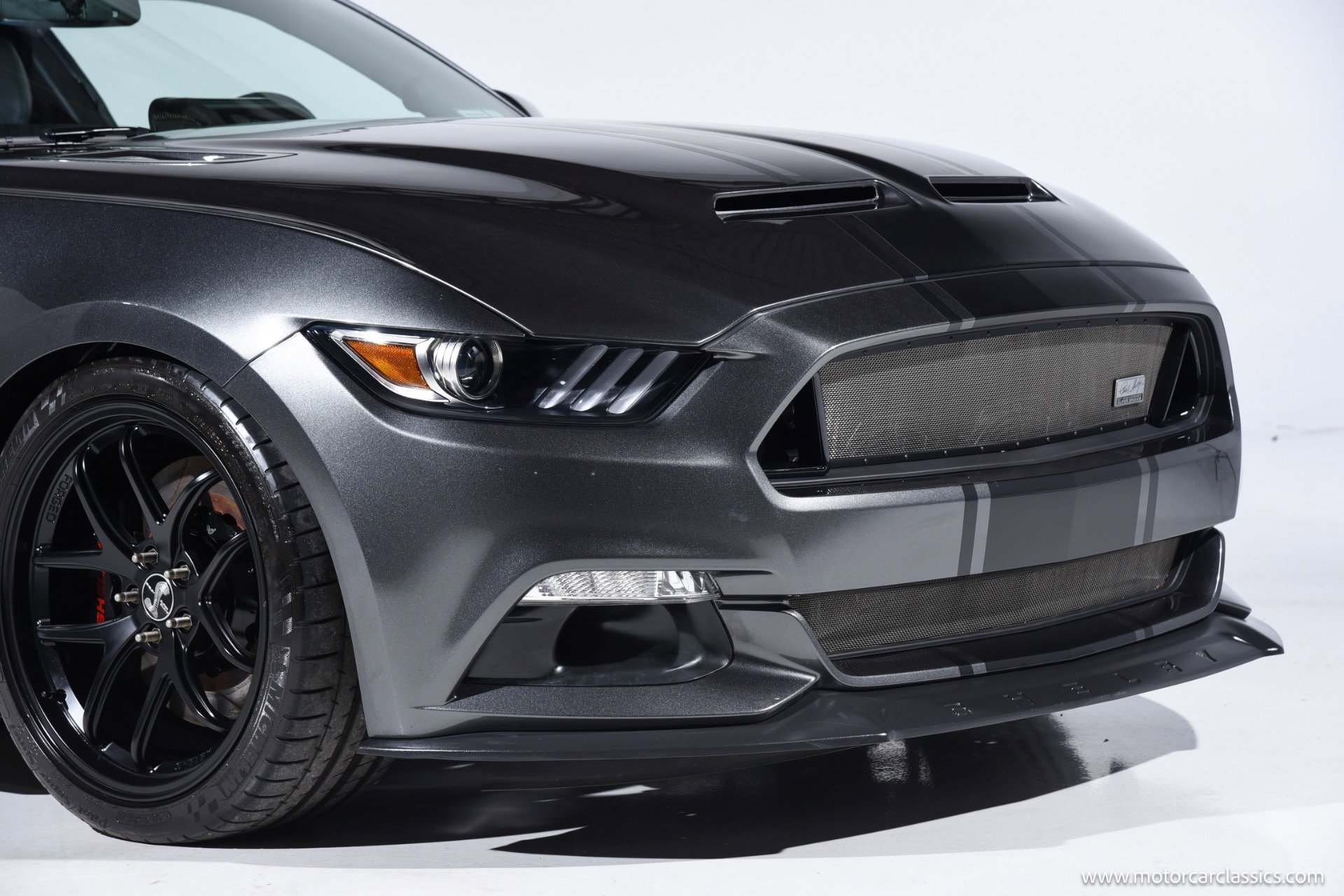 Used 2017 Ford Mustang GT Premium w/ GT Performance Package RWD image 6
