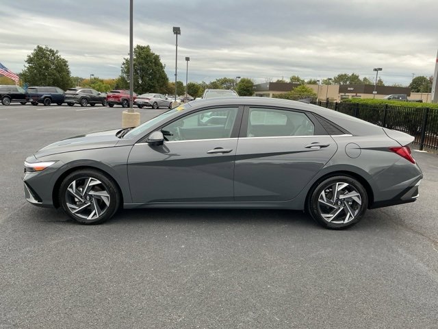 Certified 2024 Hyundai Elantra Limited image 8