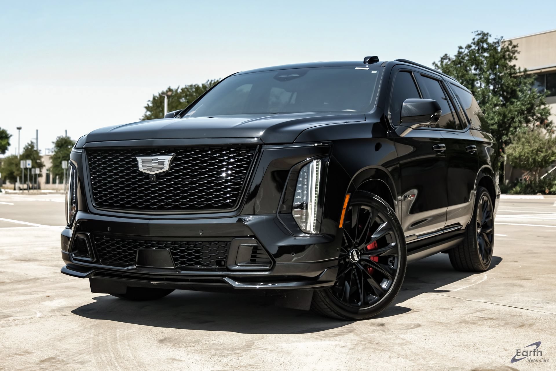 Used 2026 Cadillac Escalade V w/ LPO, ONYX Package AWD/4WD image 6