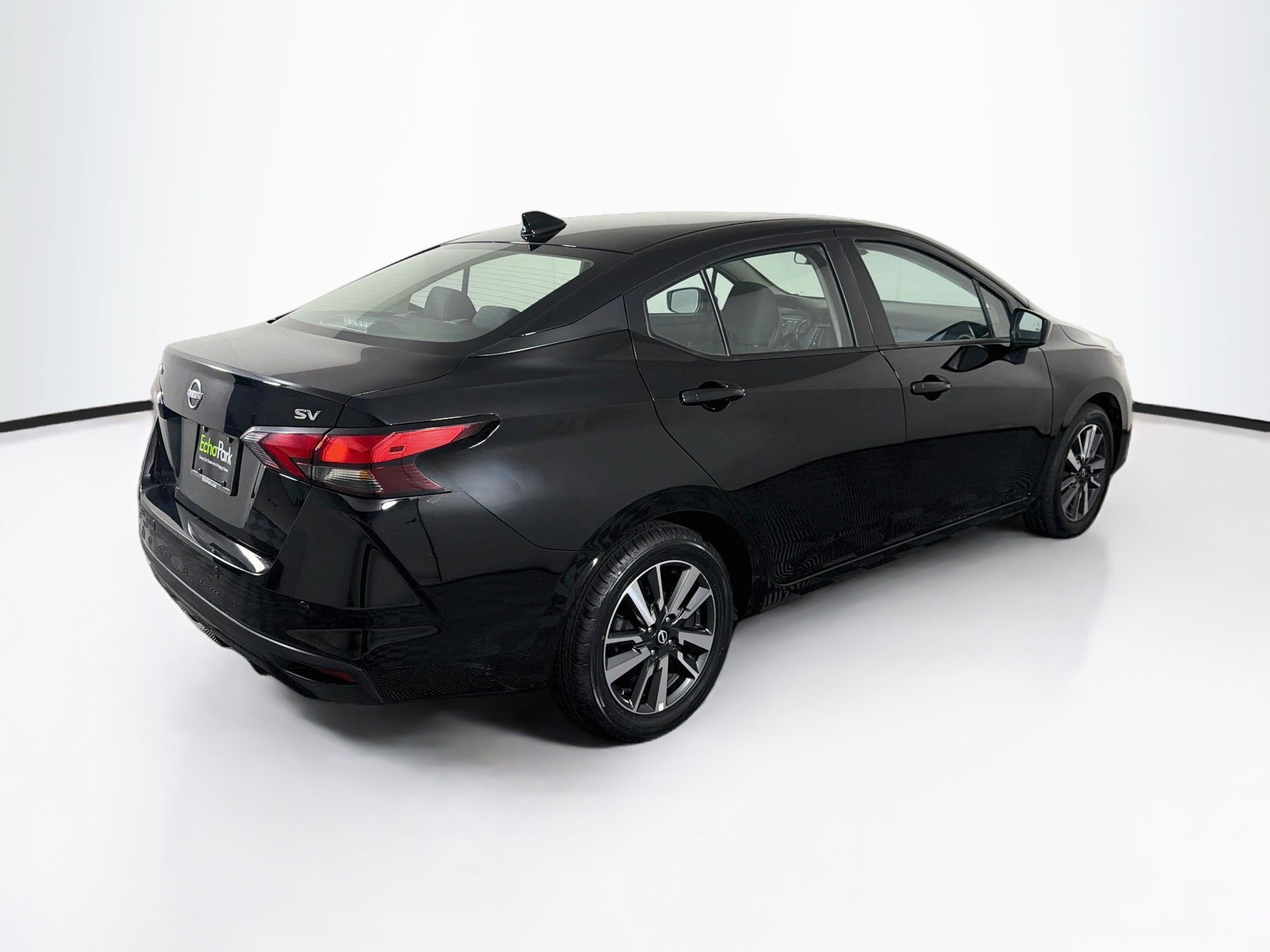 Used 2024 Nissan Versa SV FWD image 9