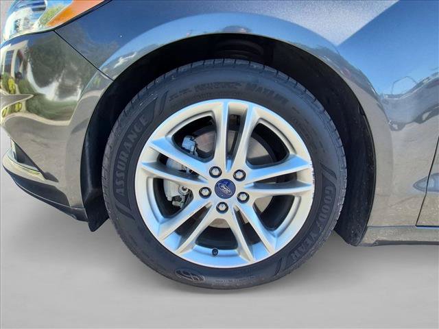 Used 2016 Ford Fusion SE FWD image 18