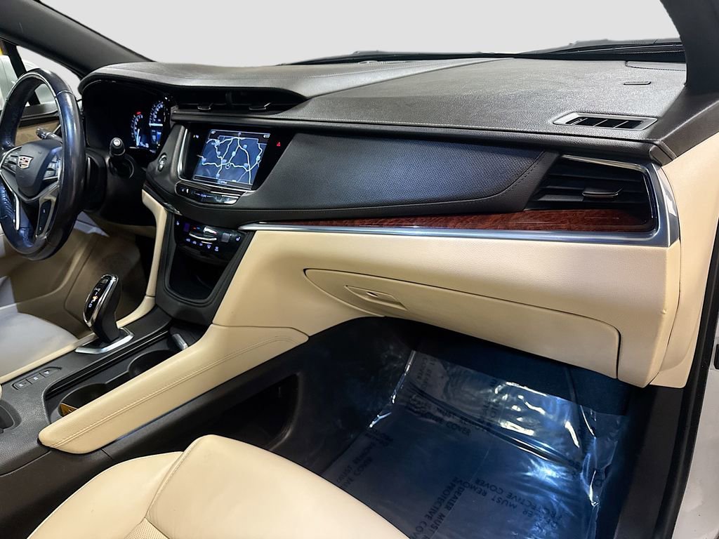 Used 2018 Cadillac XT5 Luxury w/ Driver Awareness Package image 37