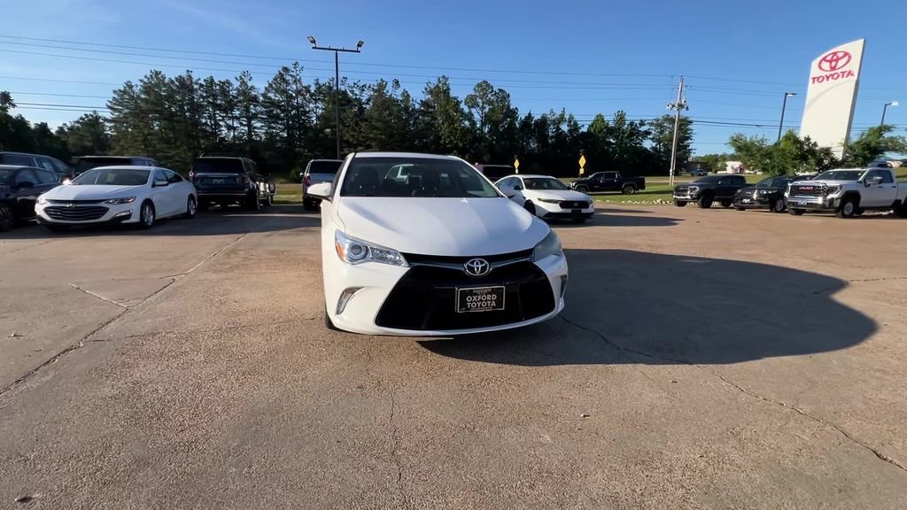 Used 2015 Toyota Camry SE FWD image 9
