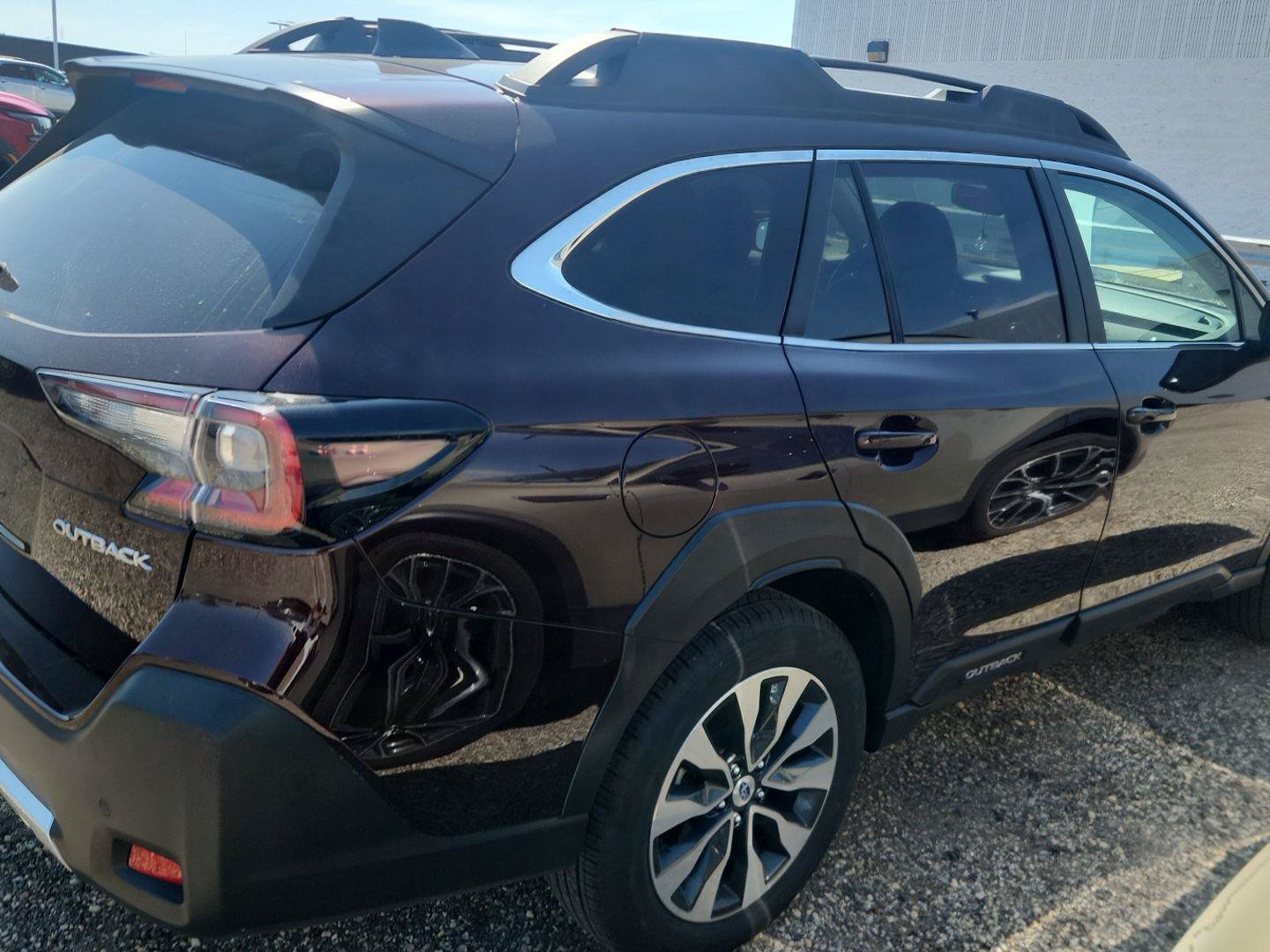 Used 2025 Subaru Outback Limited w/ Tech Package 3 AWD/4WD image 4