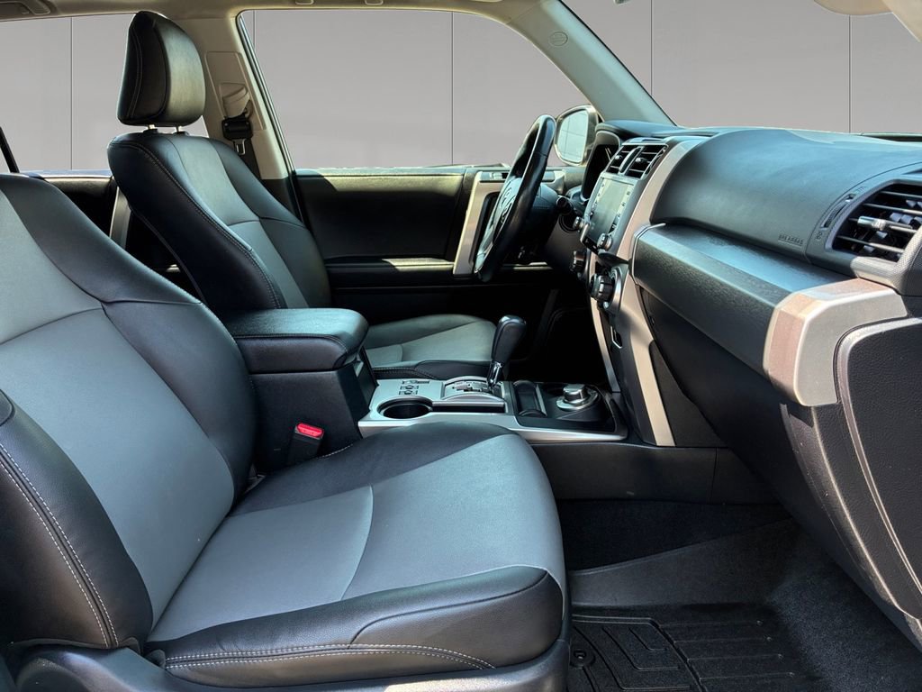 Used 2023 Toyota 4Runner SR5 Premium w/ Moonroof Package AWD/4WD image 17