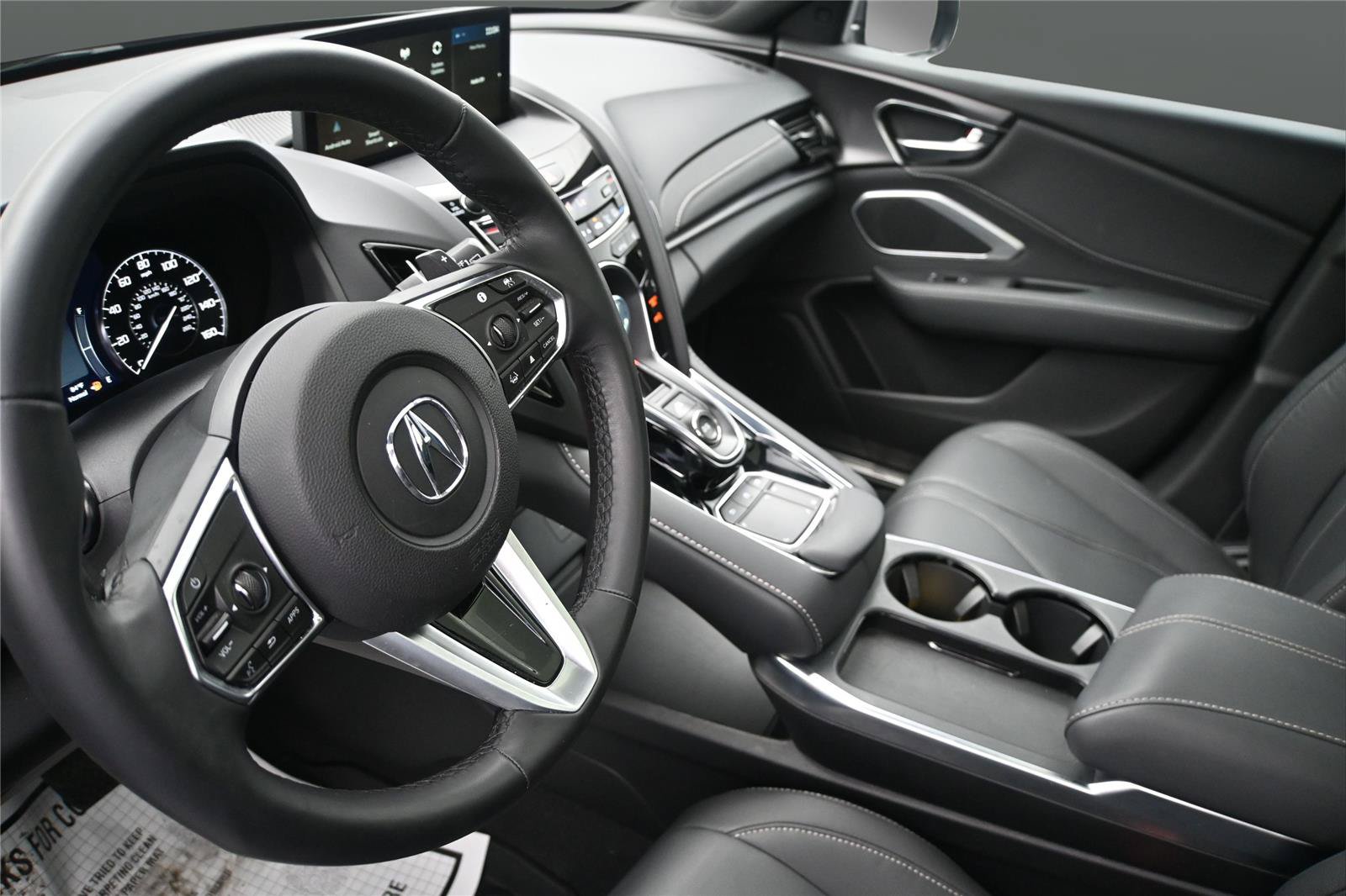 Used 2025 Acura RDX SH-AWD image 2