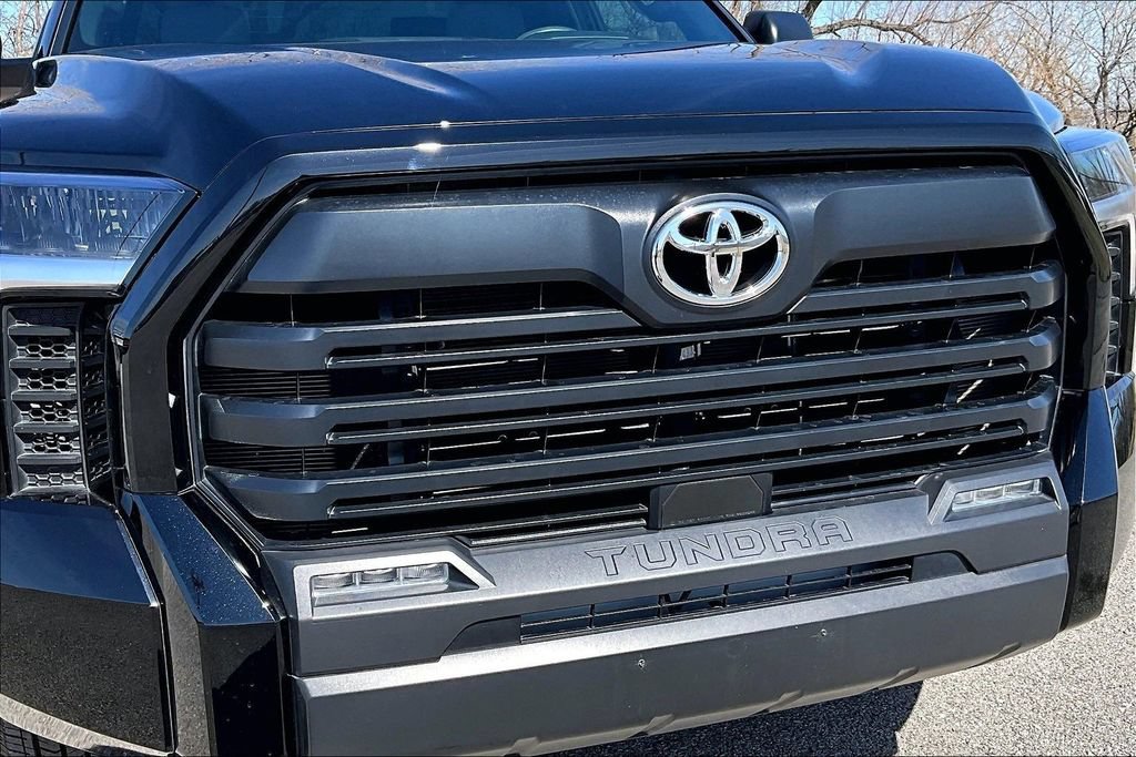 Used 2025 Toyota Tundra SR5 AWD/4WD image 38