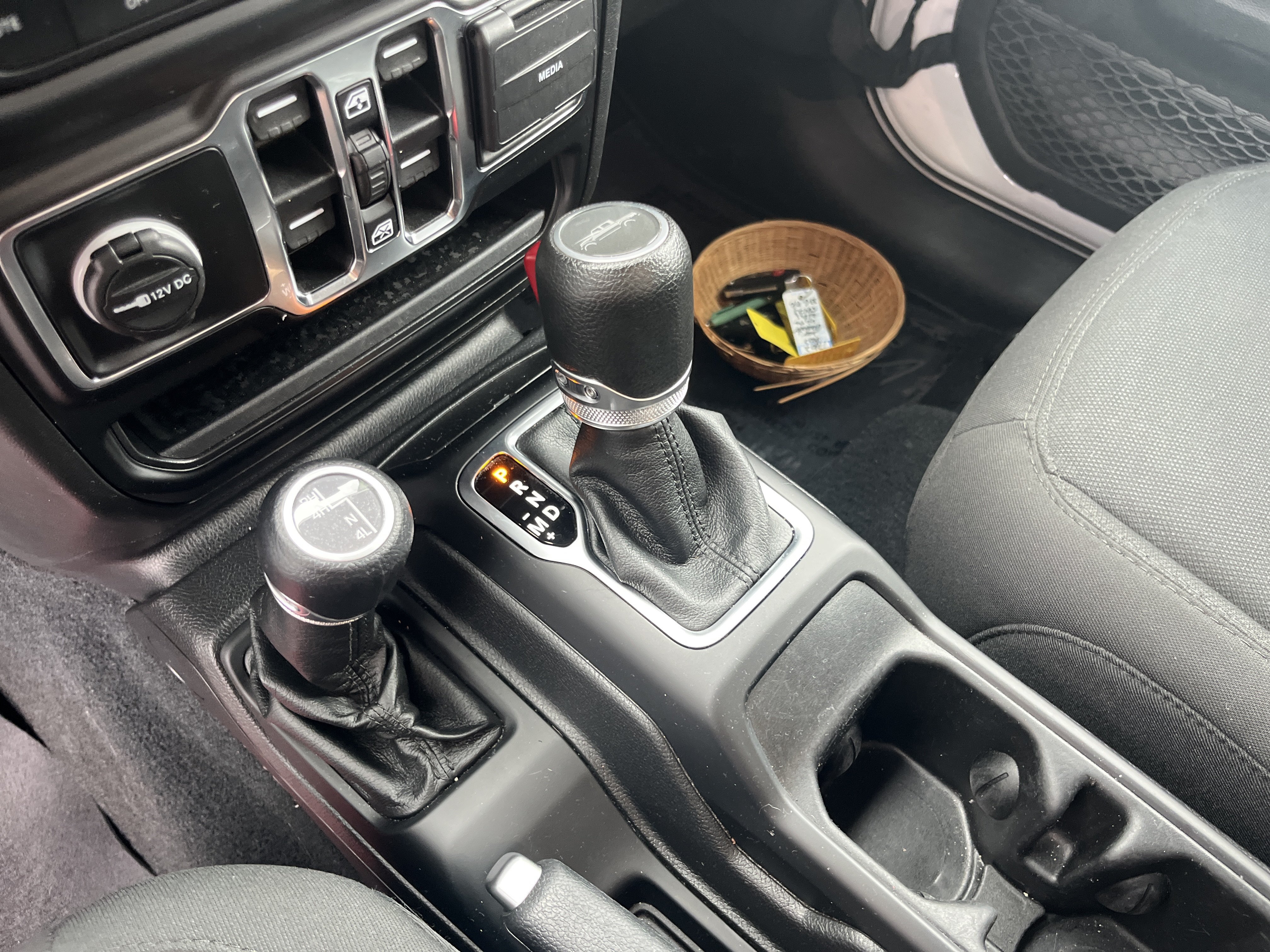 Used 2022 Jeep Gladiator Sport AWD/4WD image 23