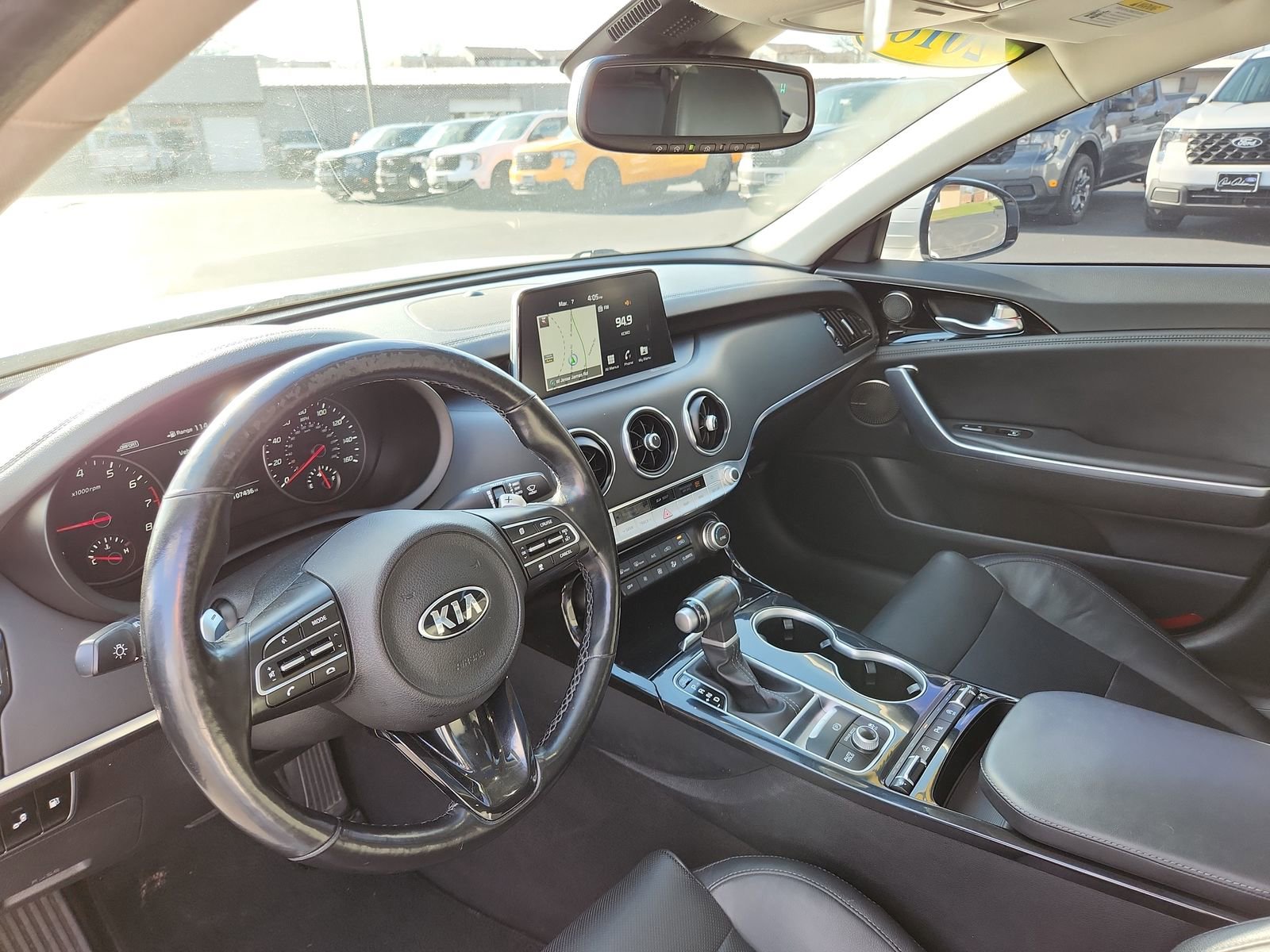 Used 2018 Kia Stinger Premium image 9